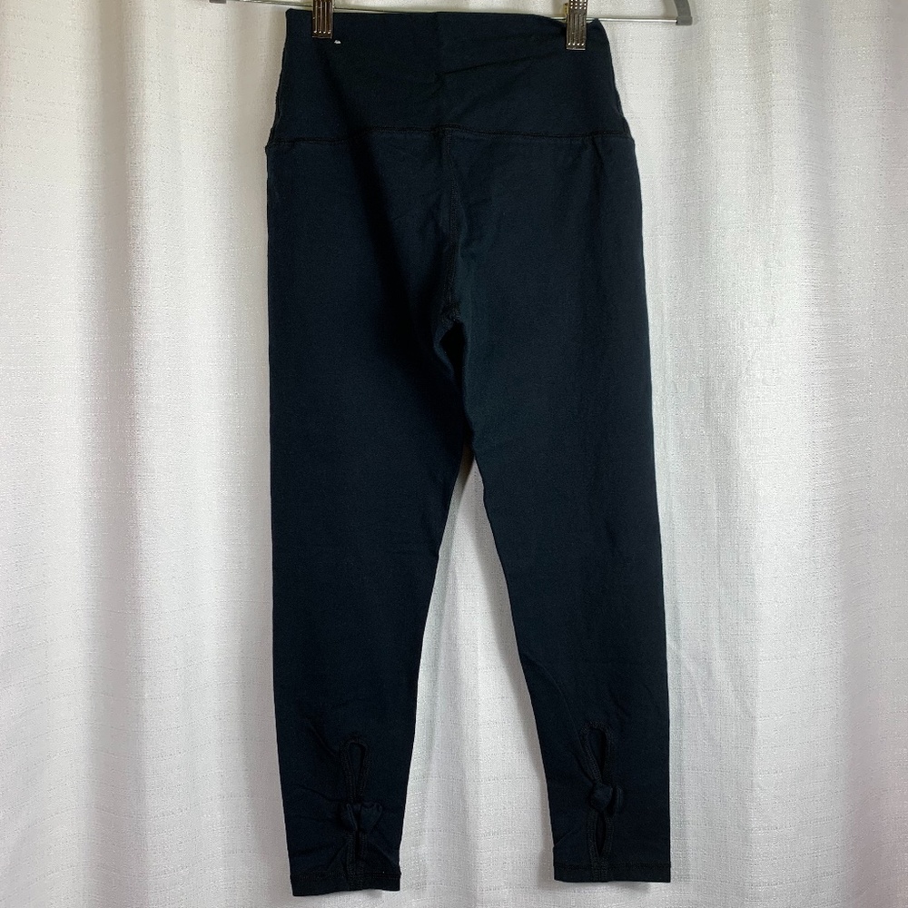 AERIE Capri Chill.Play.Move. legging stretch Pants Black Medium